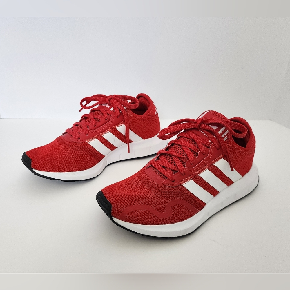 Adidas Swift Run X Sneakers Women Red Size 4